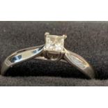 18ct diamond ladies ring, approximate weight 2.9g, ring size L/M.