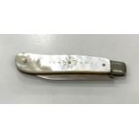 Mother of pearl, silver pen knife, approximate measurement: 5.5cm