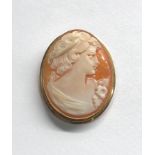 9ct gold mounted cameo brooch measures approx 32mm by 25mm in good condition