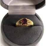 Antique vintage 18ct gold ruby ring weight 6.4g