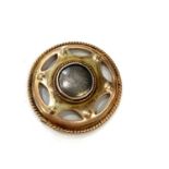 9ct Round gold brooch panel, approx measurements: 1.9g