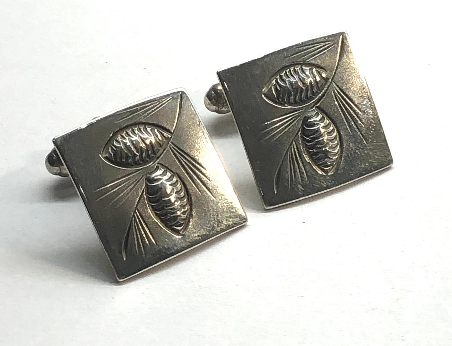 Designer silver cufflinks marked sterling N E set in leaf - Image 4 of 4