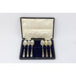 Antique Hallmarked 1906 Sheffield silver teaspoons with associated cased Maker - W S Savage & Co