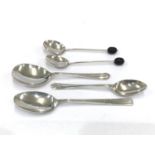 Mixed lots of teaspoons and jam spoon 66g