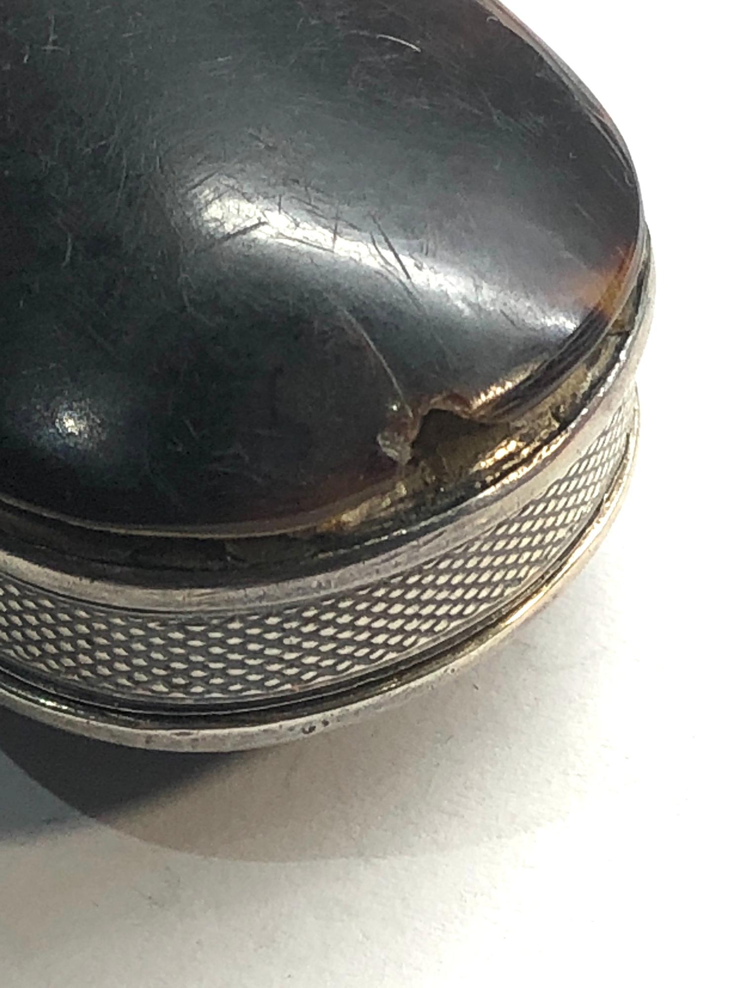 Antique 1834 silver and tortoiseshell snuff box full London silver hallmarks edge damage as shown in - Image 6 of 8