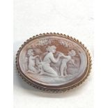 Small 9ct gold mounted cameo brooch measures approx 33mm by 26mm in good condition