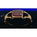 Antique Georgian gold garnet ring, centre garnet stone set in gold mount. Approximate total