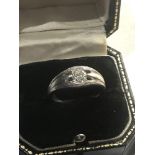 White gold /plat gents diamond ring the diamond measures approx 6mm dia set in platinum or 18ct whit