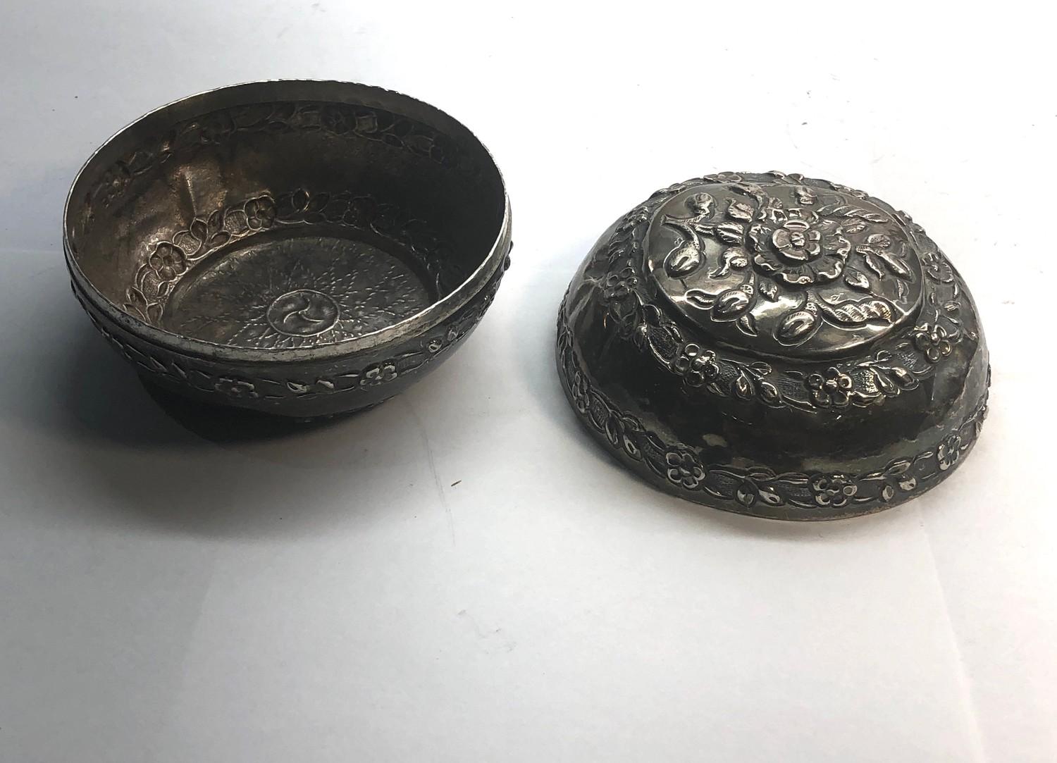 Asian silver lidded bowl floral embossed design measures approx 9.2cm dia not hallmarked but has - Image 3 of 4