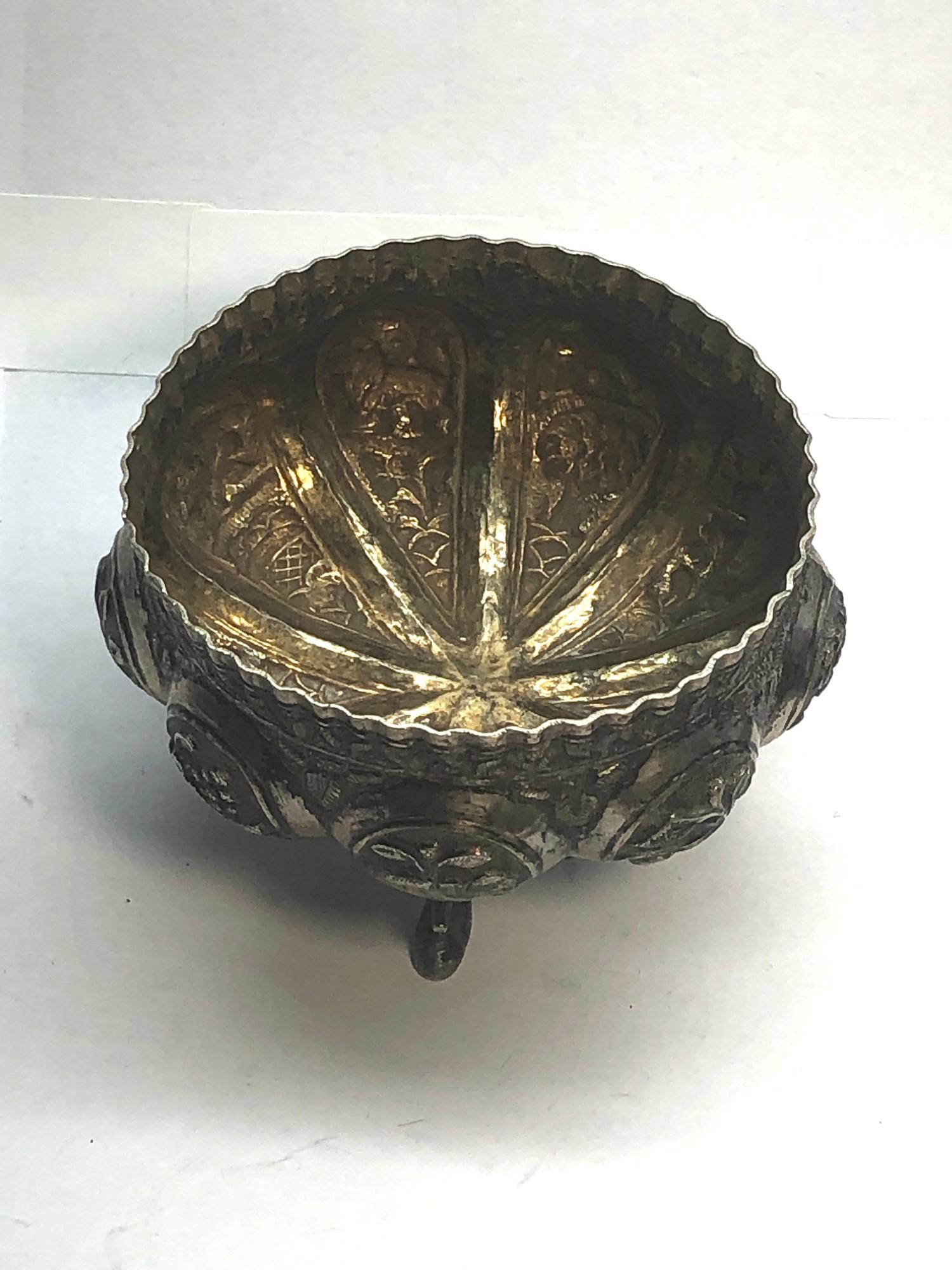 Antique asian embossed silver bowl measures approx 9cm dia height 5cm weight 73g please see images - Image 2 of 3