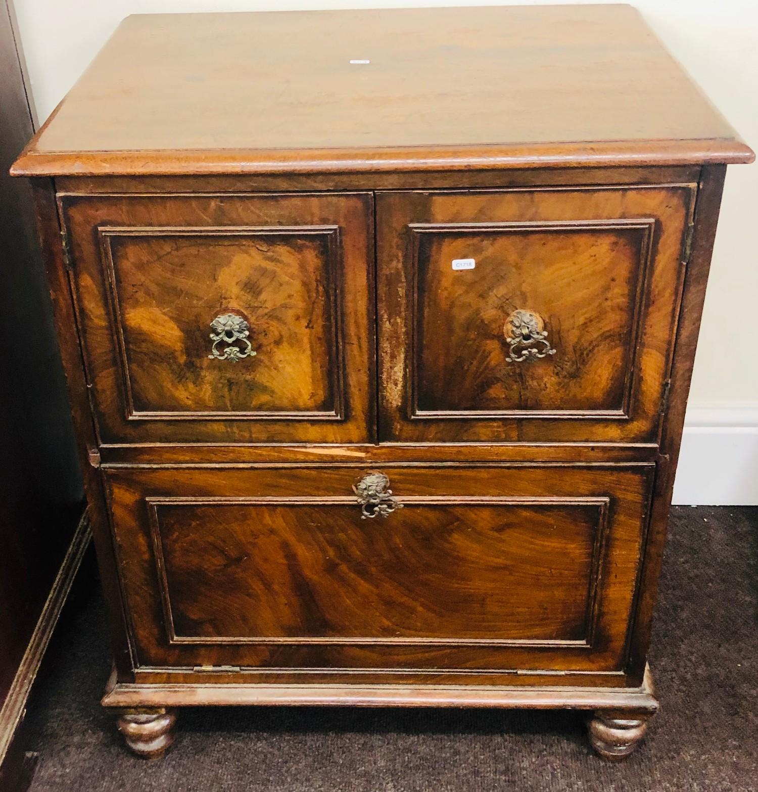 2 Door antique Georgian commode, overall good condition, age related wear, approximate measurements: