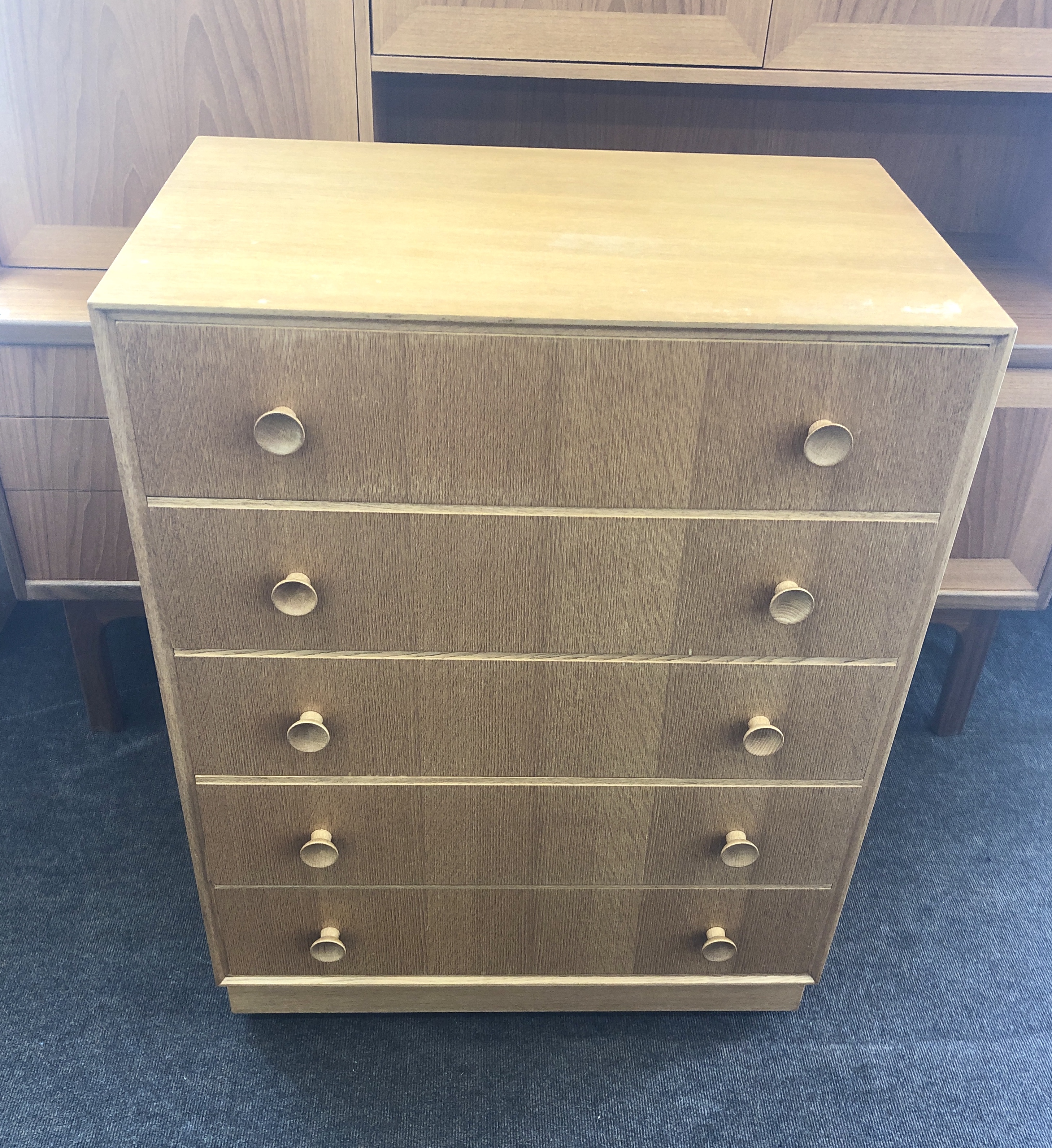 Retro light oak five draw chest of draws, measures approx width 30" depth 18" height 40"