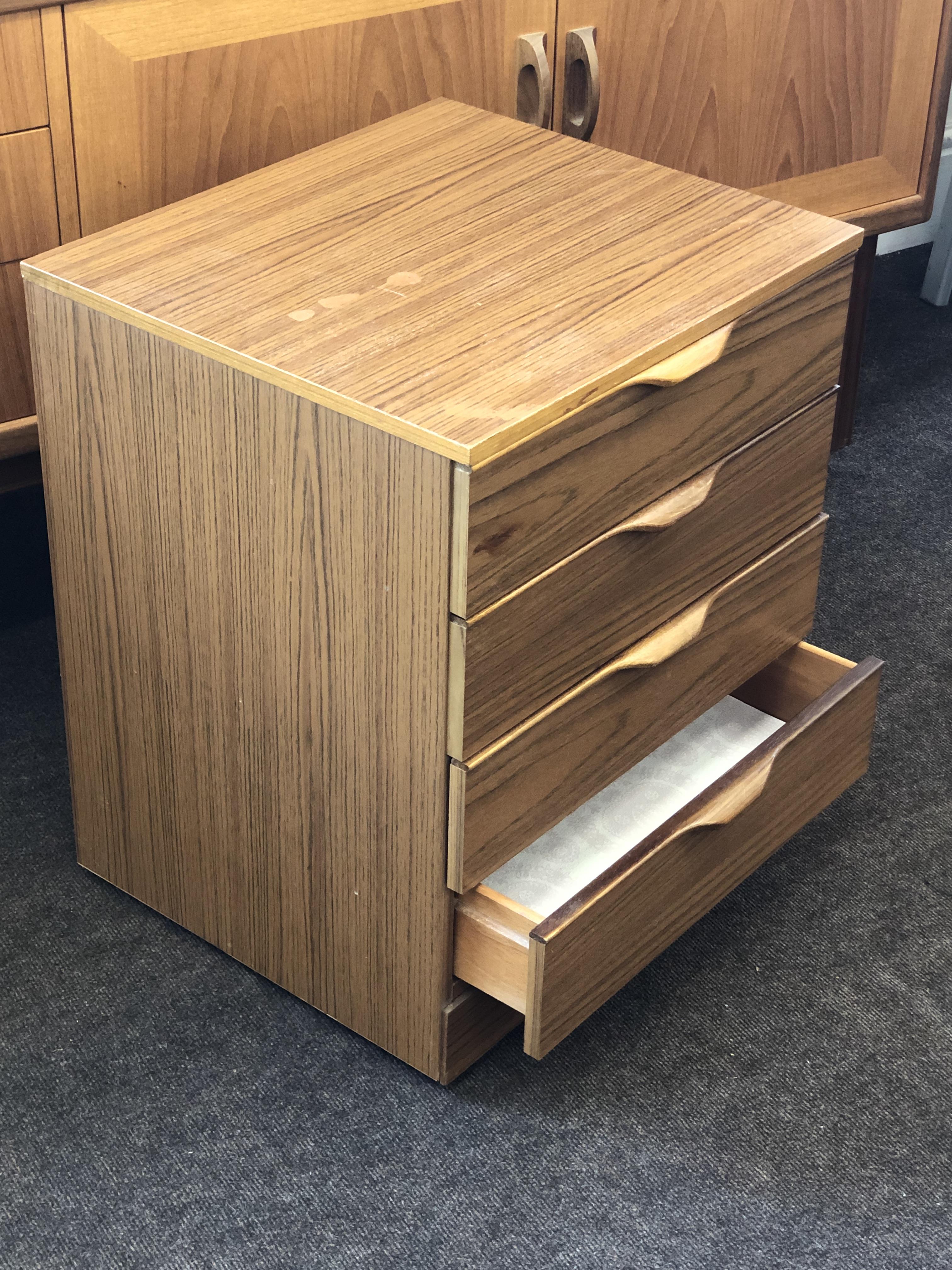 Retro teak small 4 draw chest of draws - Image 2 of 2