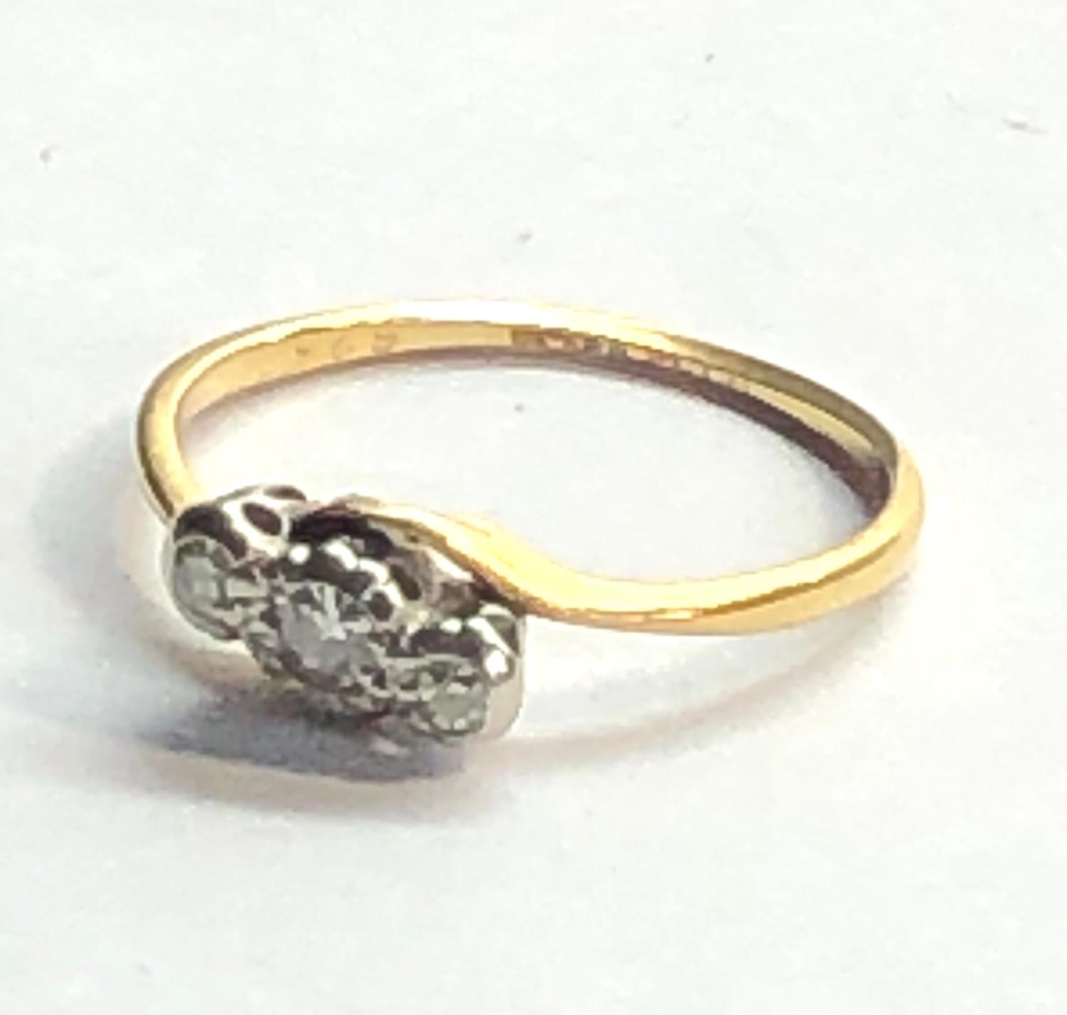 18ct gold & diamond ring weight 2.3 size O - Image 2 of 2