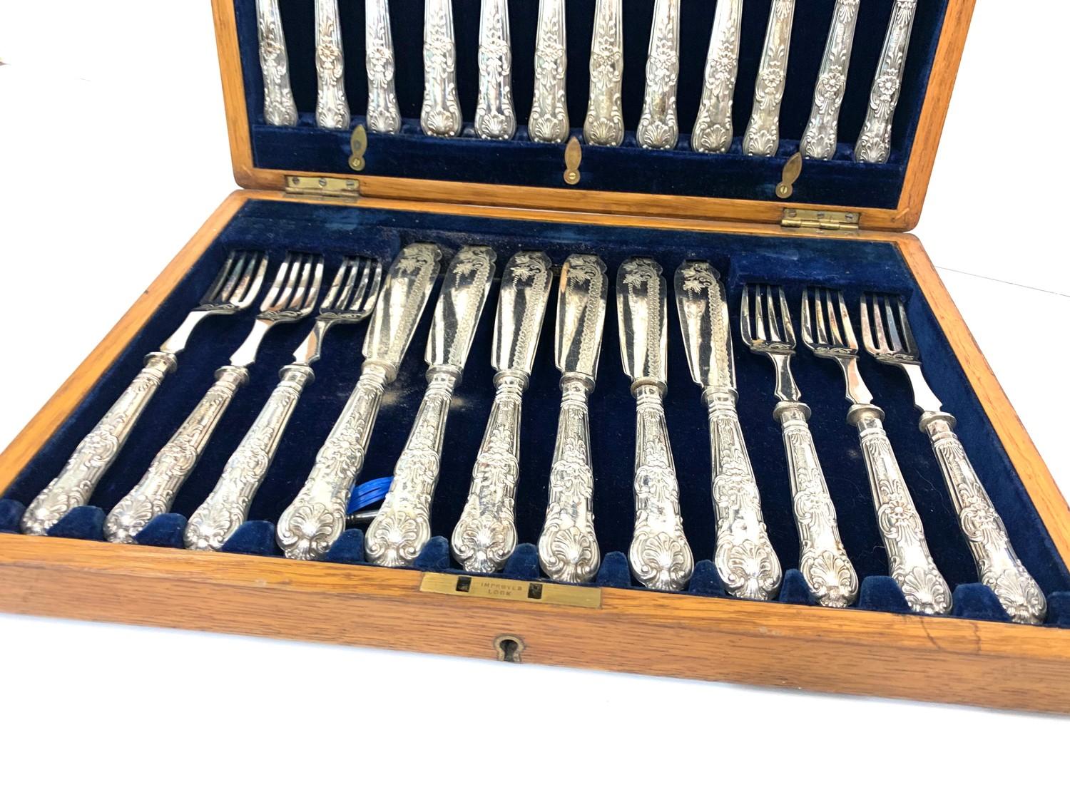 Boxed antique silver 12 setting fish knives and forks in good original condition - Image 3 of 4