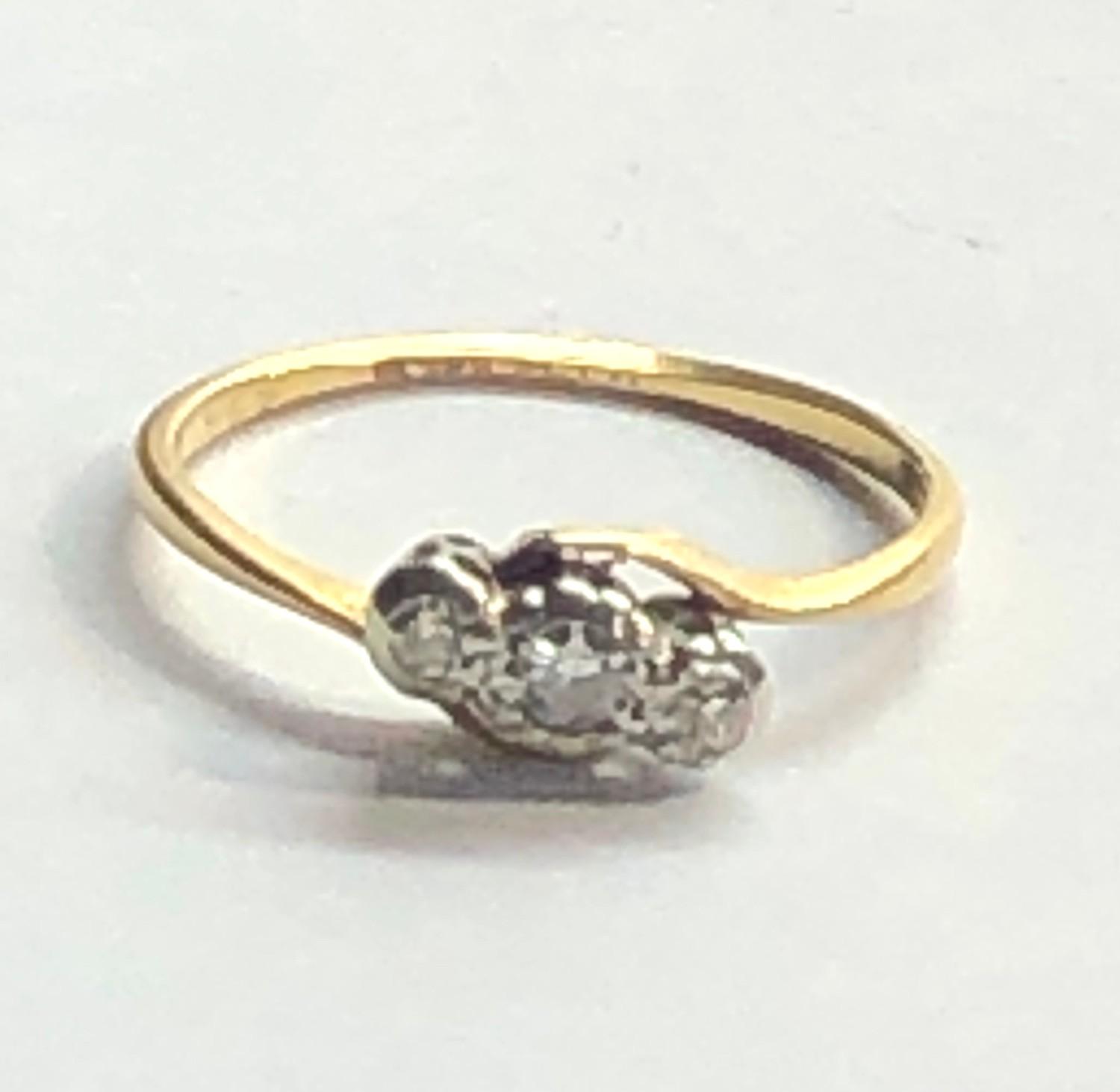 18ct gold & diamond ring weight 2.3 size O