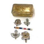 WW1 princess Mary tin with cap badges please see images for details
