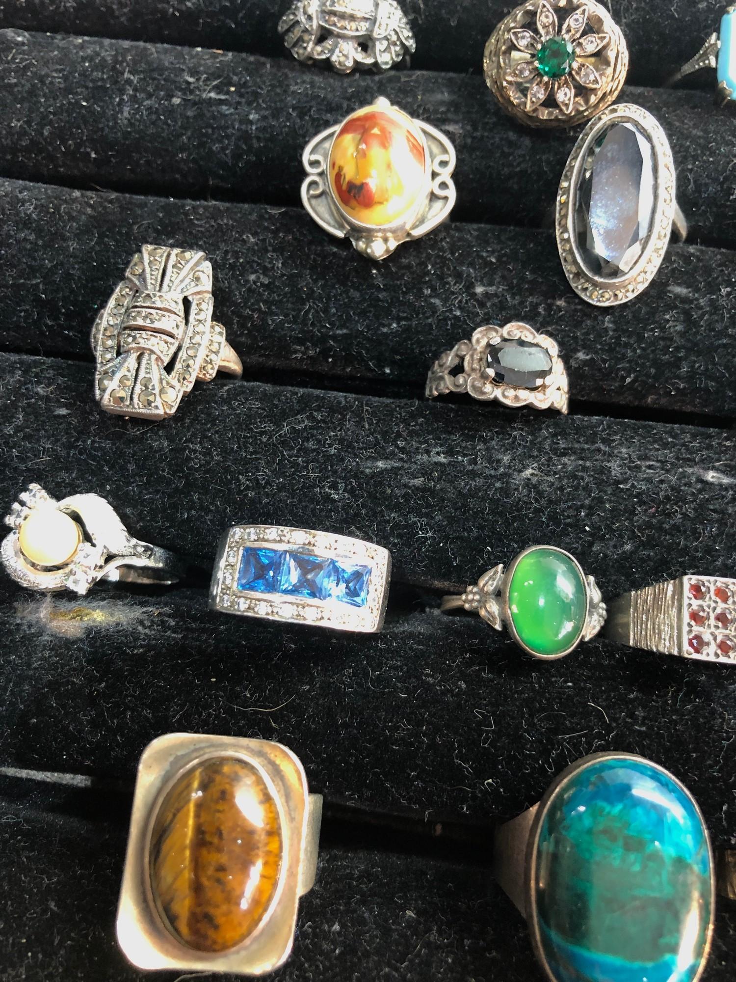 Tray of 45 antique vintage silver rings set with semi precious and paste stones please see images - Image 5 of 9