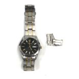 Seiko solar gents wristwatch 2 extra links scratches to bezel watch is working but no warranty given
