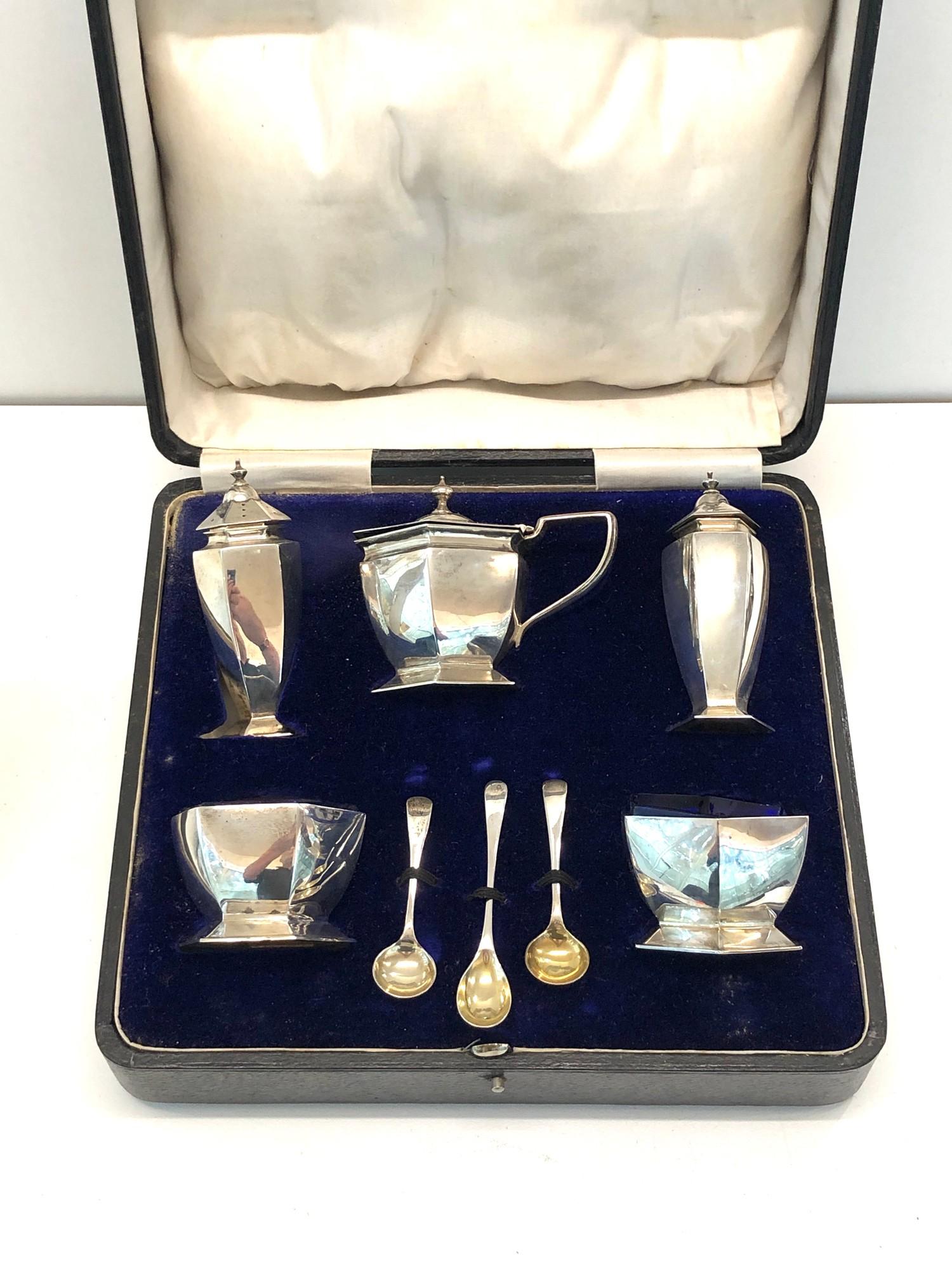 Boxed silver cruet set complete with spoons blue glass liners in fitted case Birmingham silver - Image 2 of 2