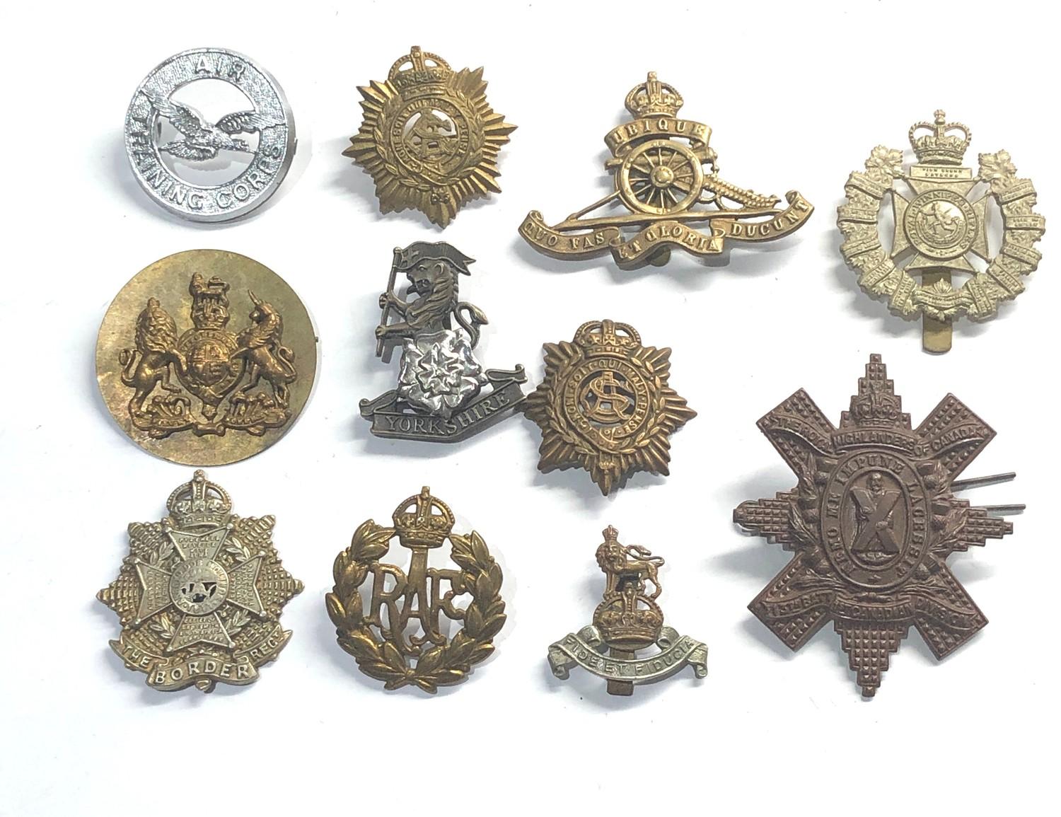 Selection of military badges - Image 2 of 2