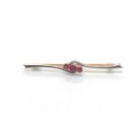 Antique gold & ruby brooch 3.9g