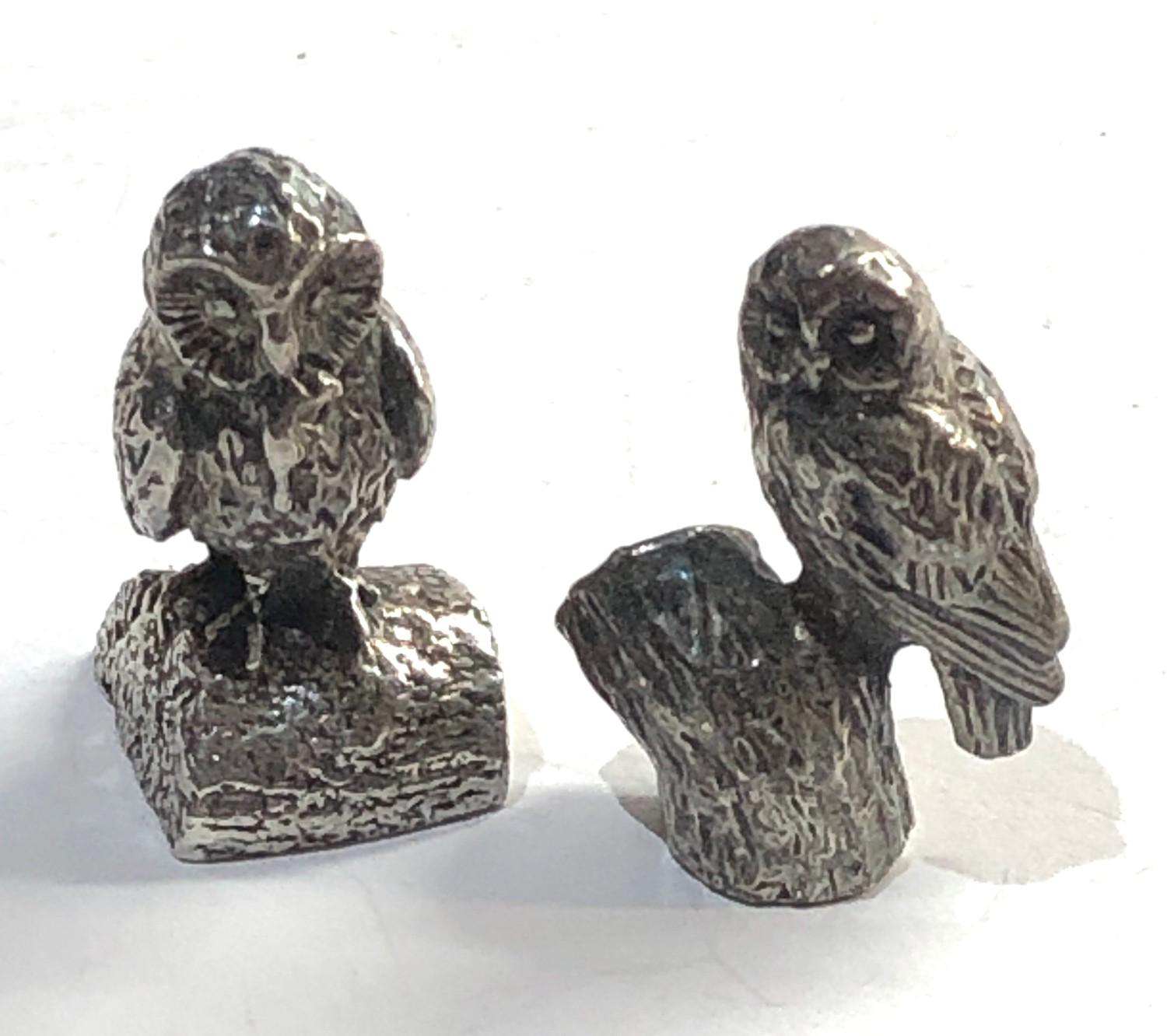 2 silver miniature owls full silver hallmarks approx 2.8cm tall weight 46g - Image 4 of 4