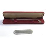 Boxed silver golf club and page marker club measures approx 17cm long Birmingham silver hallmarks