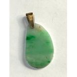 Small 9ct gold mounted jade pendant please see images for details