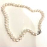 JKA 18ct gold mounted cultured pearl necklace beads measure approx 9mm dia