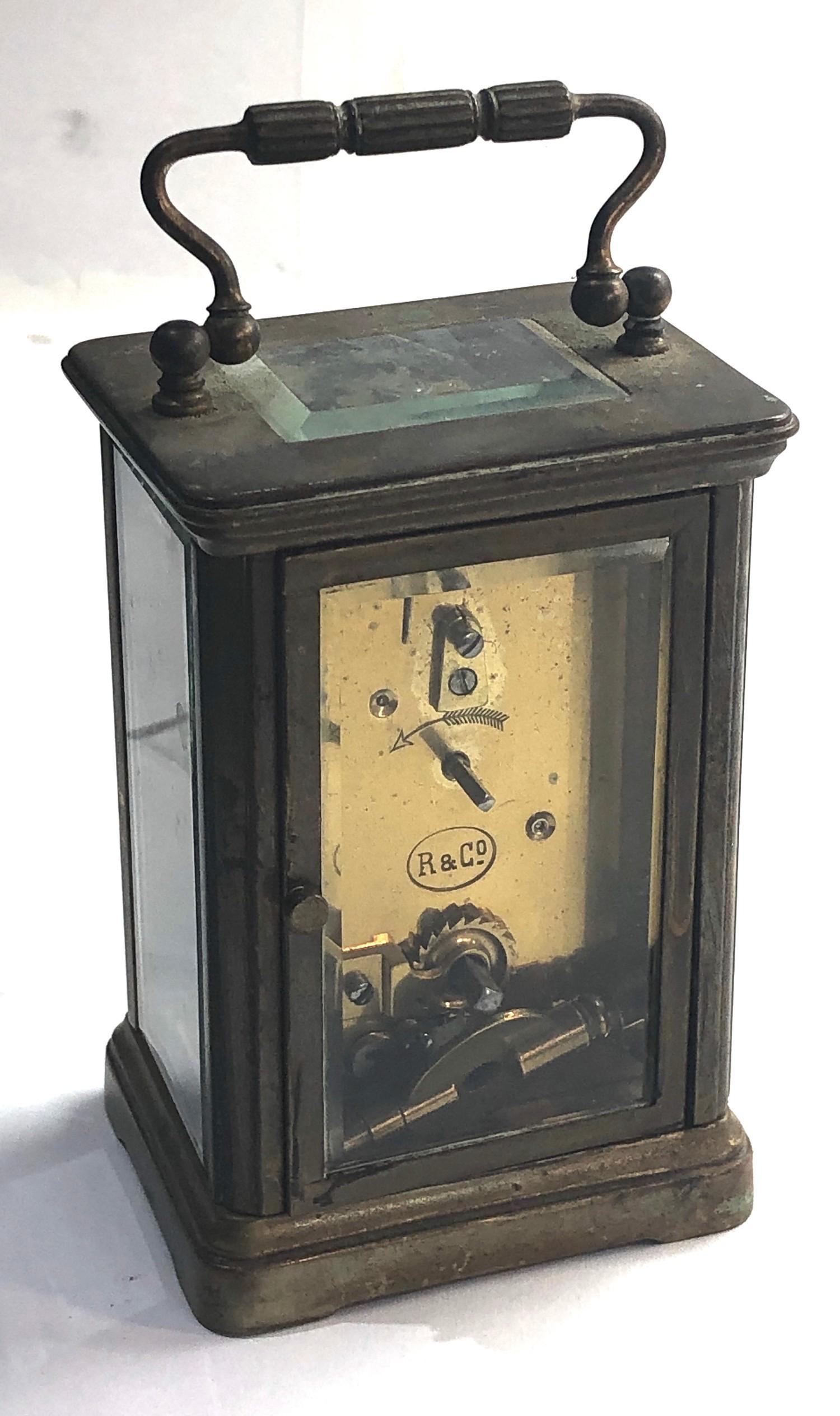 Vintage brass carriage clock in working order but no warranty given - Image 2 of 3