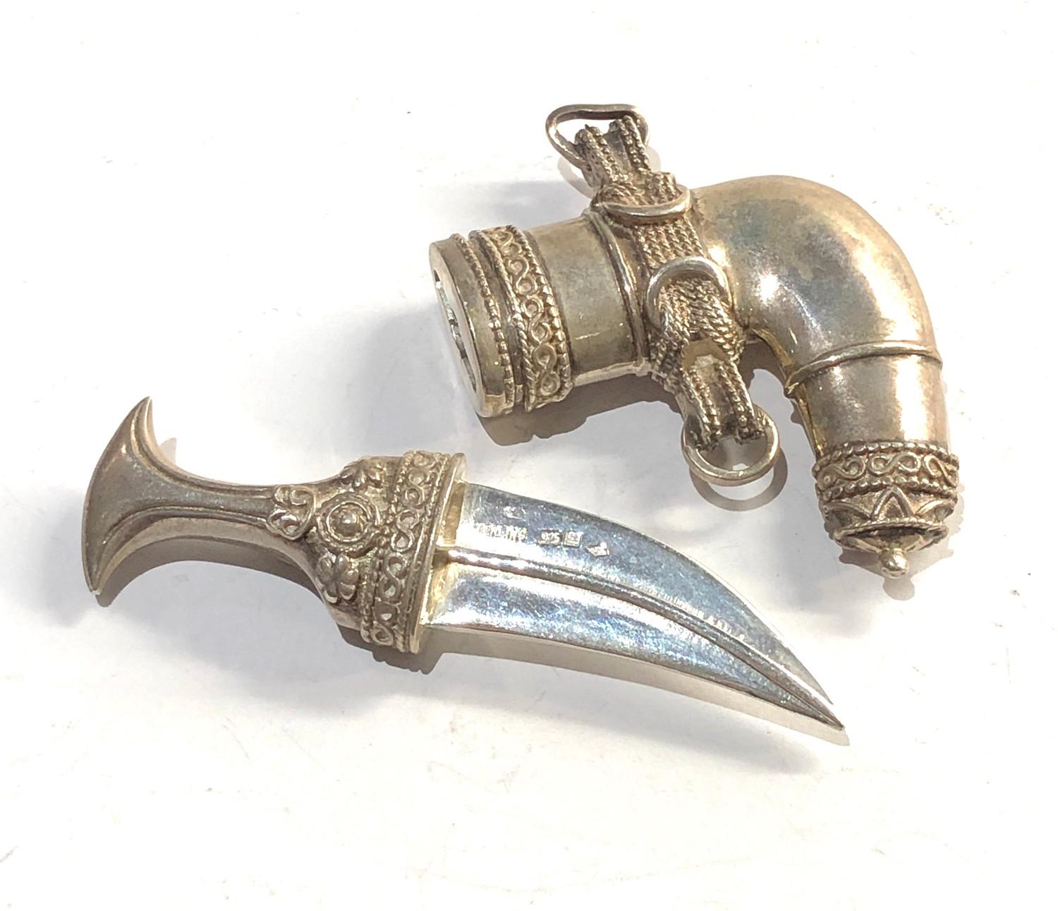 Miniature silver Jambiya hallmarks to blade measures approx 8cm by 6cm widest points please see - Image 2 of 3