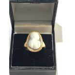 18ct gold hard stone cameo ring