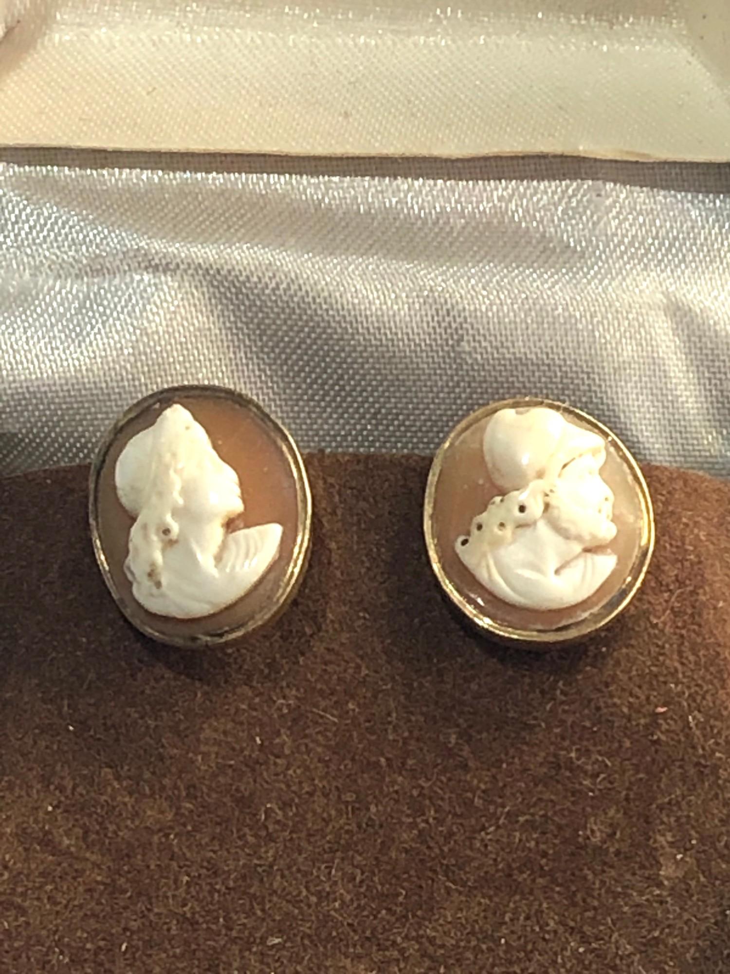 9ct gold cameo button collar studs