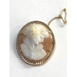 9ct gold frame cameo brooch measures approx 40mm by 32mm weight 6.8g