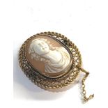 Vintage 15ct gold framed cameo brooch measures approx 32mm by 27mm weight 8.6g