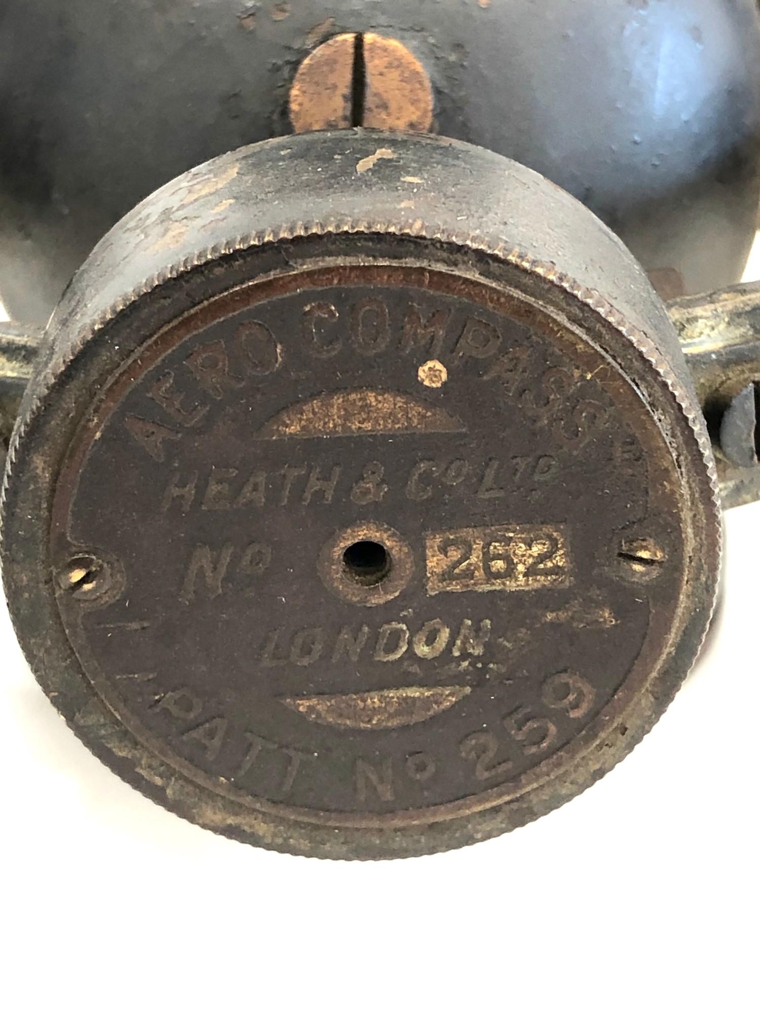 Vintage Heath & Co Aero compass fluid filled No 262 please see images for details