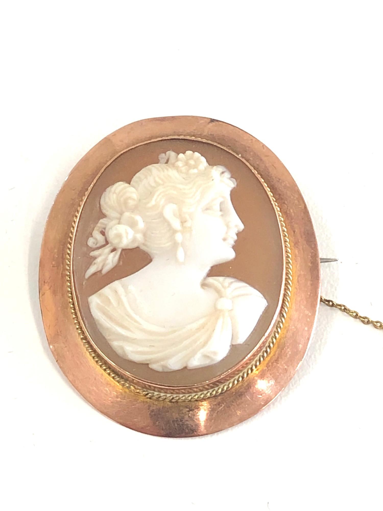 Vintage 9ct gold cameo brooch measures approx 4cm by 3.5cm weight 7.53g