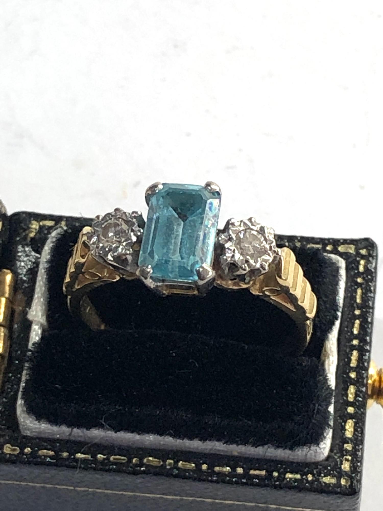 Vintage 18ct gold diamond and blue stone ring weight 4g