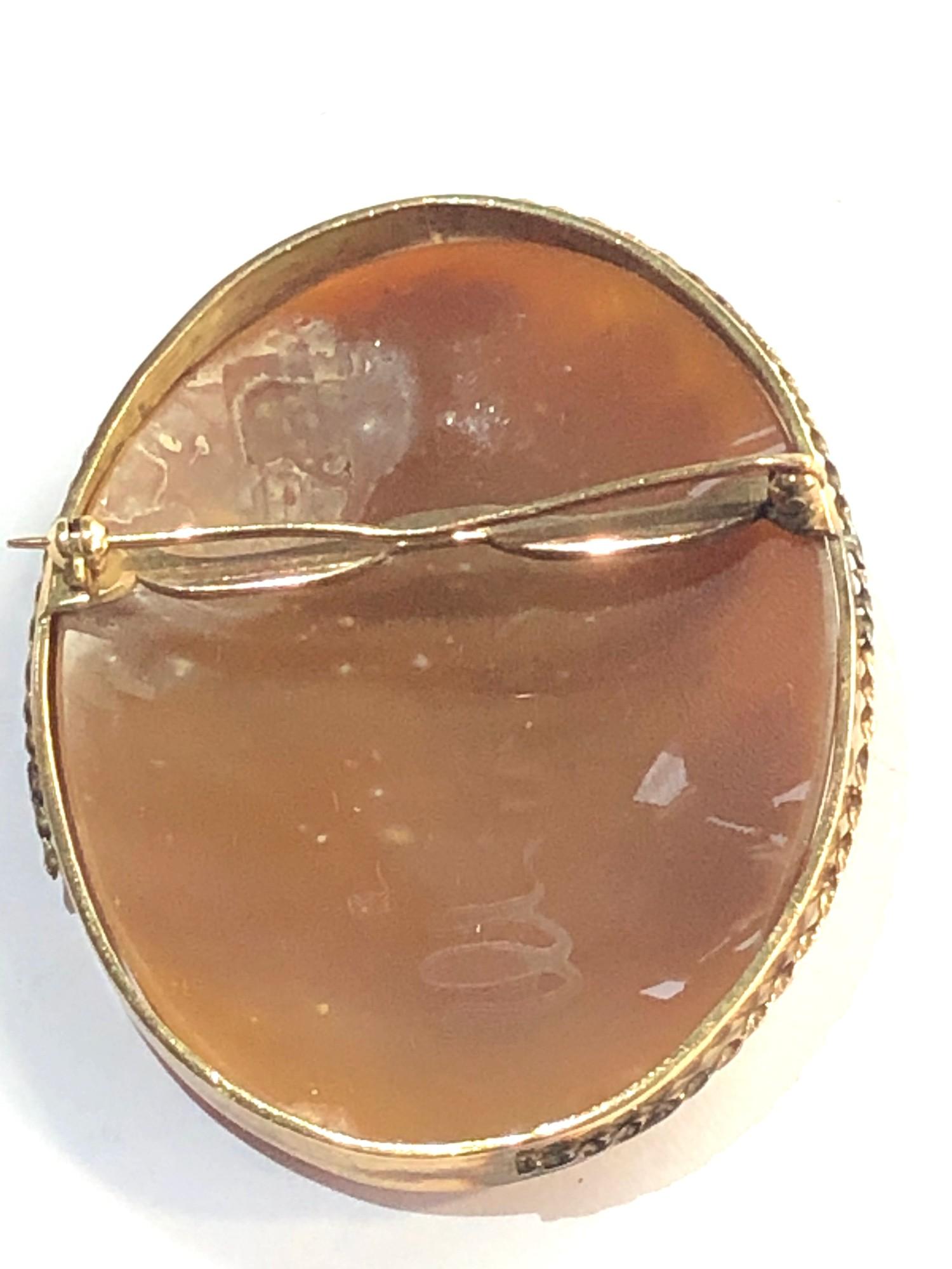 Large 9ct gold cameo brooch measures approx 6cm by 4.8cm weight 32g - Image 3 of 3