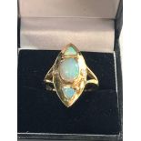 18ct gold diamond and opal ring