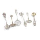 Selection of antique silver mustard spoons etc weight 65g