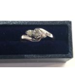 18ct gold and plat diamond ring weight 2.1g