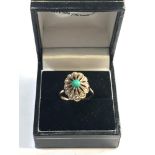 Vintage 9ct gold green stone and seed-pearl ring 3.4g