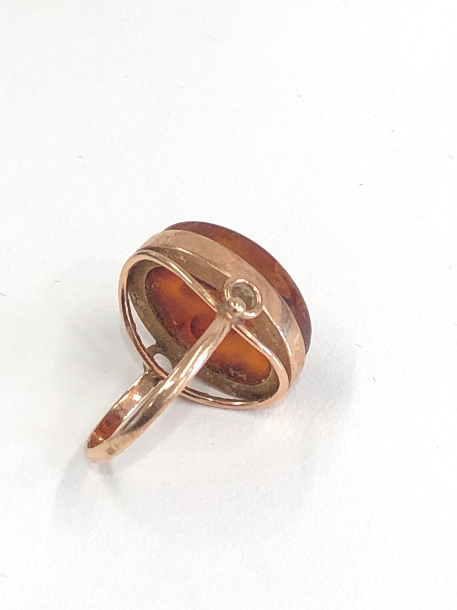 Vintage rose gold amber ring weight 4.3g - Image 3 of 3