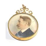 Antique 9ct gold framed picture pendant measures approx 41mm by 31mm not including loop