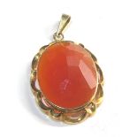 14ct gold cornelian pendant measures approx 40mm by 28mm weight 9.8g