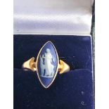 Vintage 9ct gold wedgwood ring