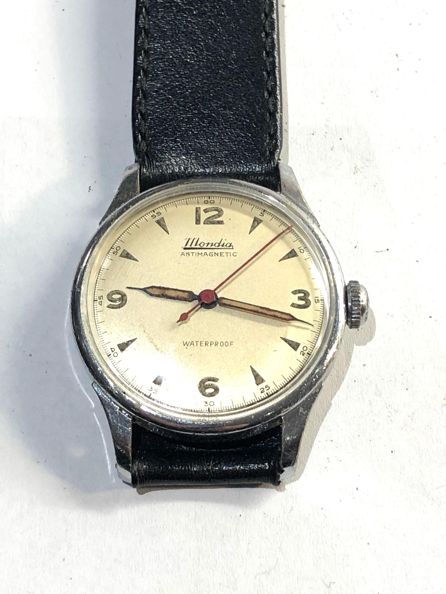 Vintage Mondia gents wristwatch winds and ticks but no warranty given