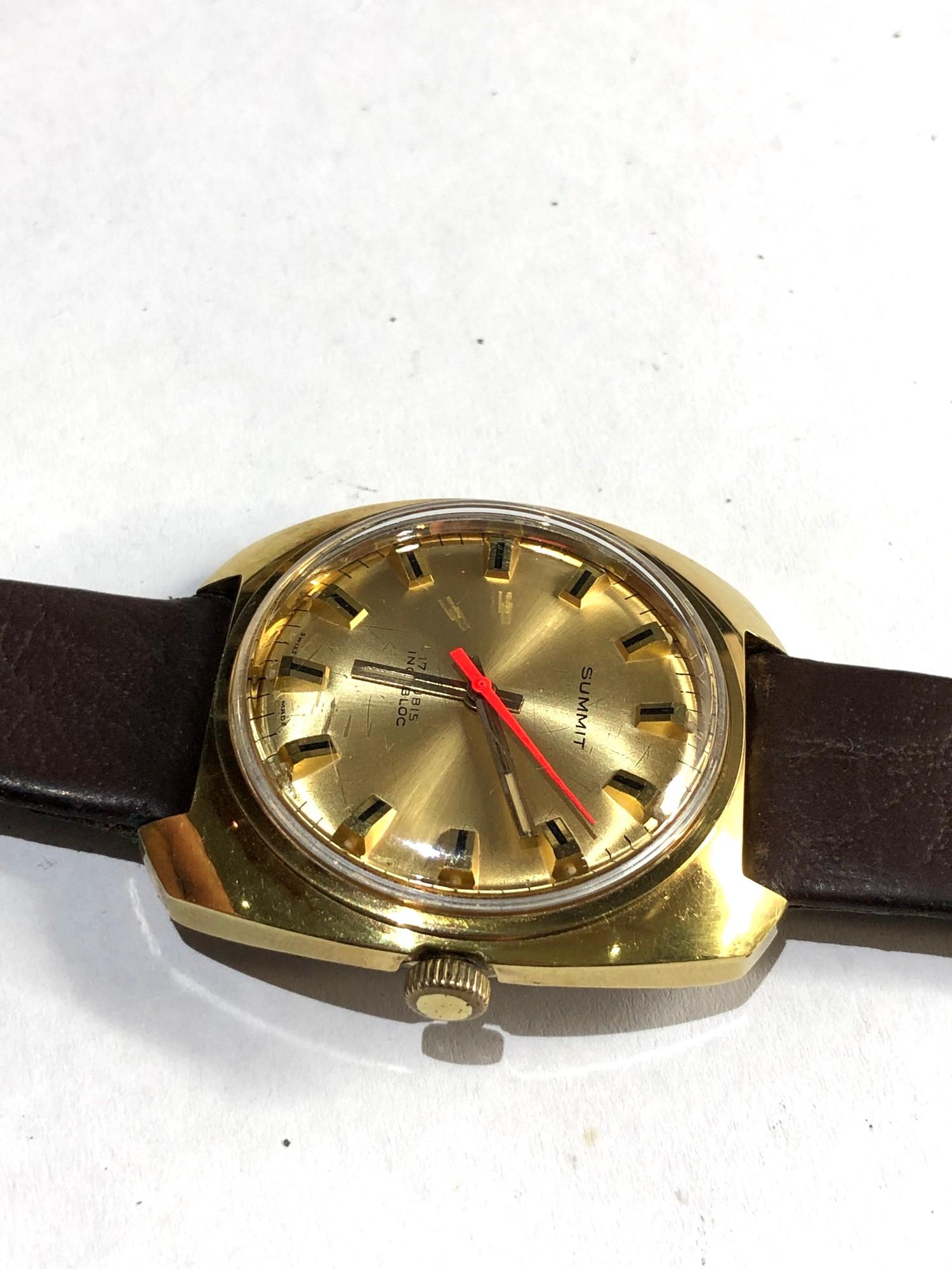 Vintage Gents Gold Plated Summit 17 jewel red second hand wristwatch winds and ticks good overall - Image 2 of 3